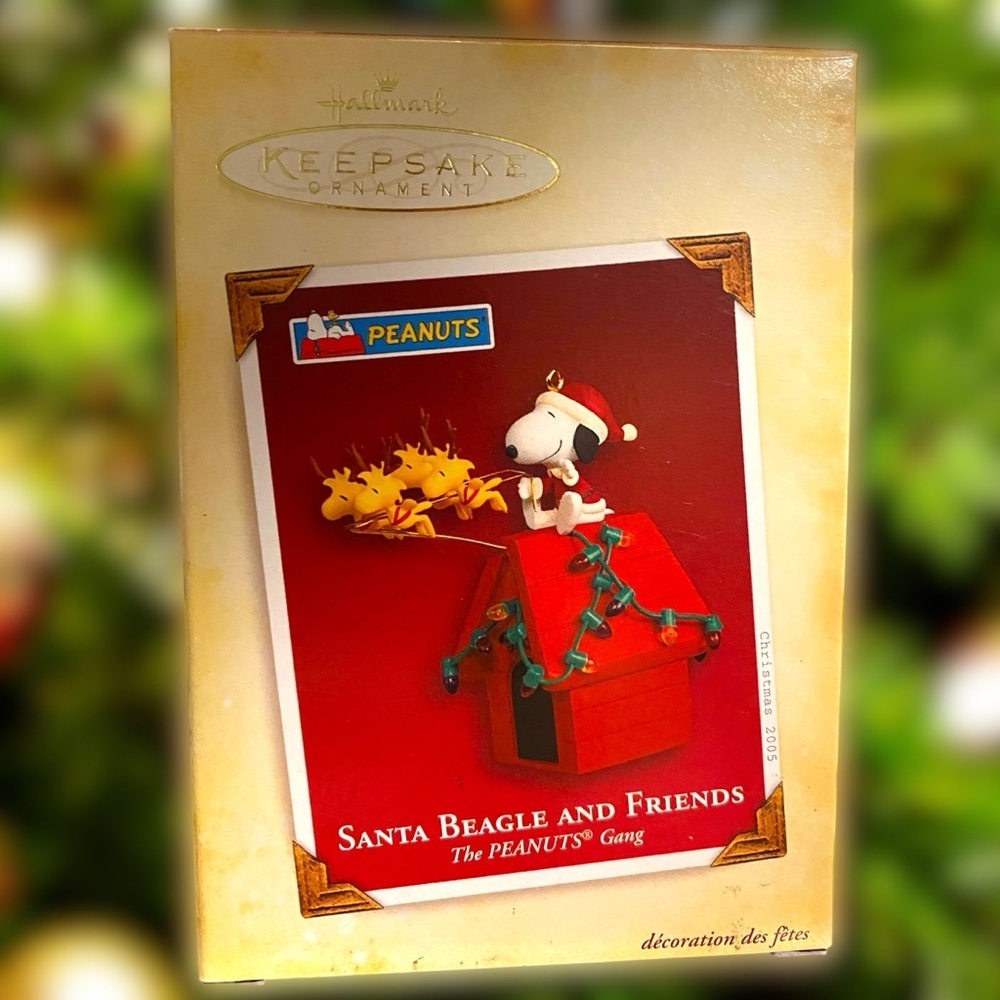 PRE OWNED Hallmark Keepsake Peanuts Santa Beagle and Friends Ornament 2005
